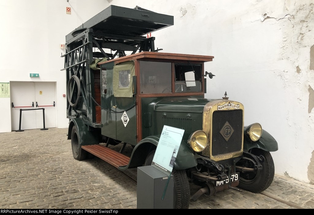 Historic streetcars in Porto